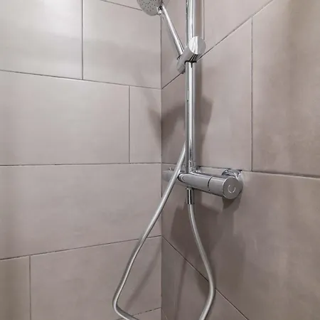 Refait A Neuf Proche Metro - 19 - 2p - Flat-guest باريس